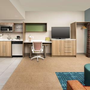 One-Bedroom King Suite - Non-Smoking