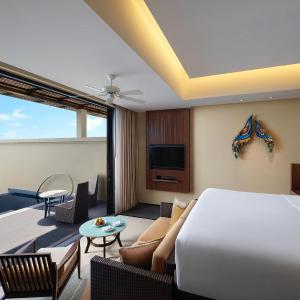 Premium Ocean Pool, 1 Bedroom Suite, 1 King, Sofa bed