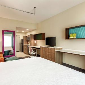 King Studio Suite - Non-Smoking
