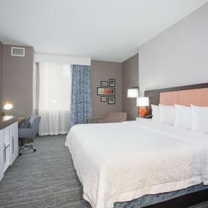 King Room with King Bed - Non-Smoking