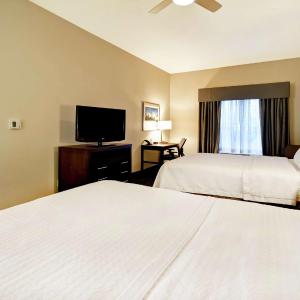 One-Bedroom Queen Suite with Two Queen Beds - Non-Smoking
