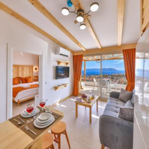 Deluxe Suite with Sea View