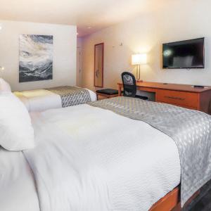 Classic Queen Room with Two Queen Beds