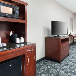 One-Bedroom Queen Suite with Two Queen Beds