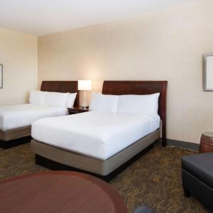 Queen Room with Two Queen Beds - Hearing Access