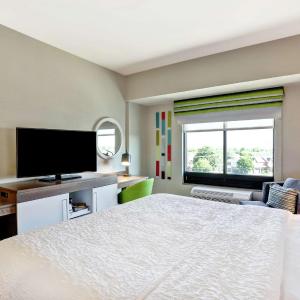 King Room with Sofa Bed - Non-Smoking