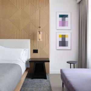 Premium King Corner Room with Balcony