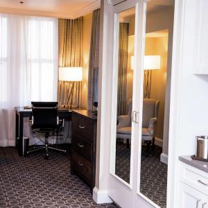 One-Bedroom King Suite