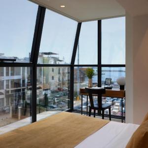 Signature Suite