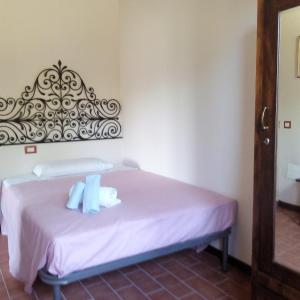 Single Room with Shared Bathroom
