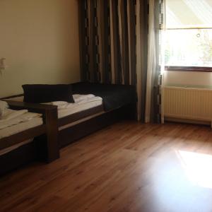 Family Room (2 Adults + 2 Children)