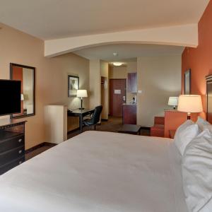 Double Suite - Mobility Access Tub/Non-Smoking