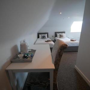 Triple Room with Shower