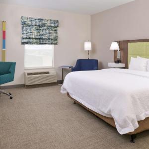 King Room with King Bed - Non-Smoking
