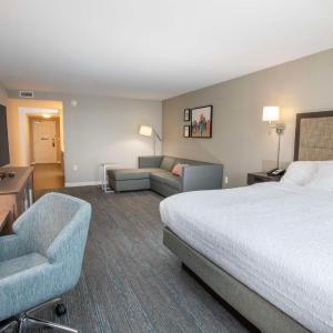 King Room with Sofa Bed and Spa Shower - Non-Smoking