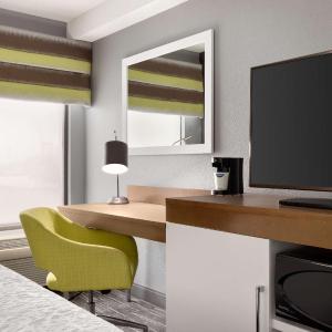 King Room - Hearing Access/Non-Smoking