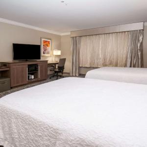 Queen Room with Two Queen Beds - Hearing Access/Non-Smoking