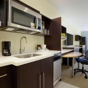 Premium Queen Studio - Hearing Access/Non-Smoking