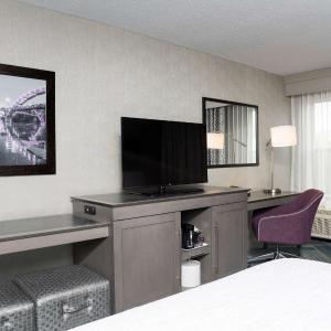 One-Bedroom Queen Suite - Non-Smoking