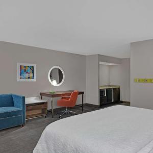 King Studio with Sofa Bed - Non-Smoking