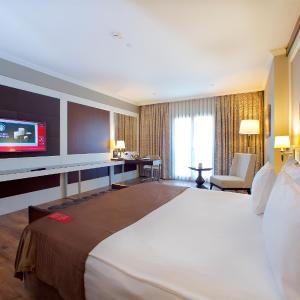 Junior King Suite - Mobility Access/Non-Smoking