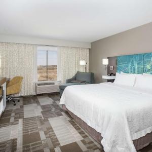 King Room with Roll-In Shower - Mobility and Hearing Access/Non-Smoking