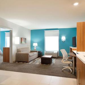 One-Bedroom Queen Suite - Non-Smoking