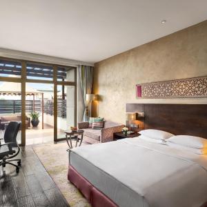 Deluxe Twin Room with Terrace and Lounge Access