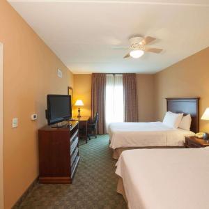 Suite with Two Queen Beds and Roll-In Shower - Mobility Access/Non-Smoking