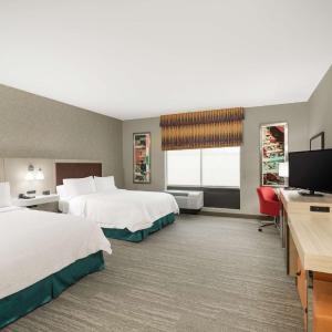 Queen Room with Two Queen Beds - Hearing Access