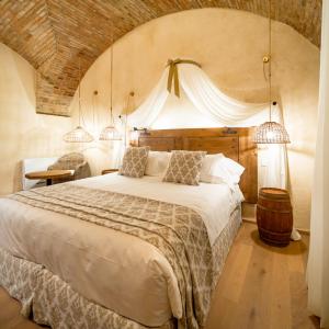 Double or Twin Room with Terrace
