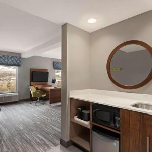 Queen Studio Suite with Two Queen Beds - Non-Smoking