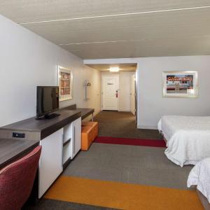 Queen Room with Two Queen Beds - Mobility Access/Non-Smoking