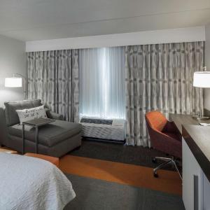 Deluxe King Room - Non-Smoking