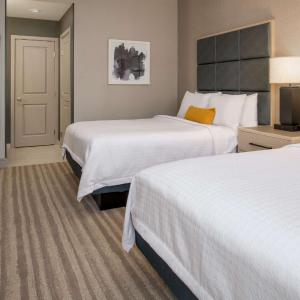 One-Bedroom Queen Suite with Two Queen Beds - Non-Smoking