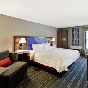 King Room with King Bed - Non-Smoking