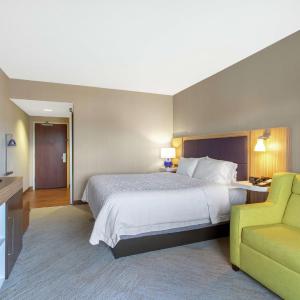 King Room with King Bed - Non-Smoking