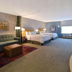 Queen Studio with Two Queen Beds - Non-Smoking