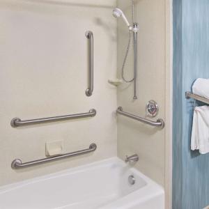 King Room with Accessible Tub - Mobility and Hearing Access/Non-Smoking