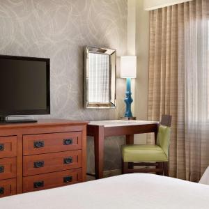 Corner Suite with Two Double Beds - Non-Smoking