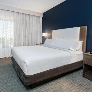Two-Room King Suite with Bath Tub - Mobility Accessible