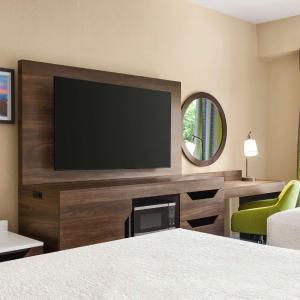 Room with Two Queen Beds - Non-Smoking