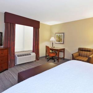 King Room with King Bed - Non-Smoking