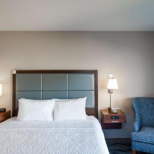 King Room with River View - Hearing Accessible - Non-Smoking