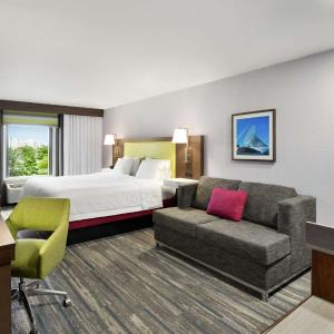 Deluxe King Room - Non-Smoking
