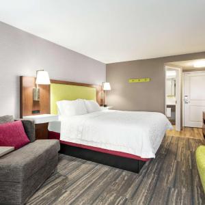 King Room with King Bed - Non-Smoking