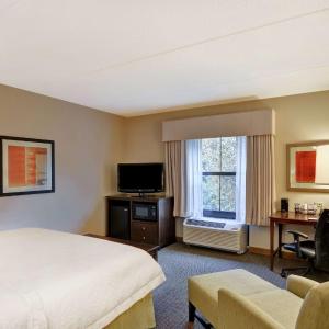 King Room with King Bed - Non-Smoking