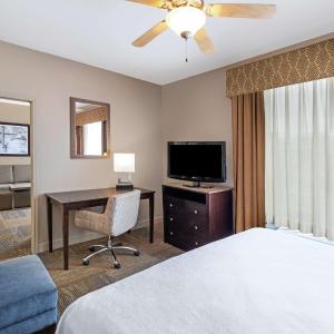 One-Bedroom King Suite with Whirlpool - Non-Smoking 