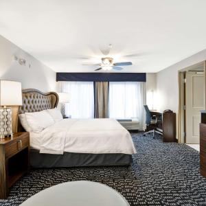One-Bedroom King Suite - Non-Smoking