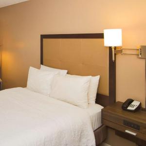 Two Queen Beds with Sitting Area- Non-Smoking